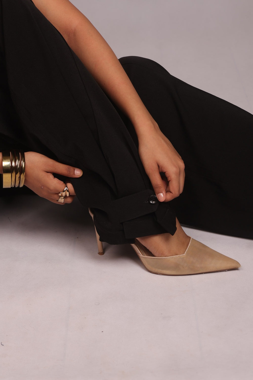Hem detail of the SEANT 006 fluid wide-leg trouser